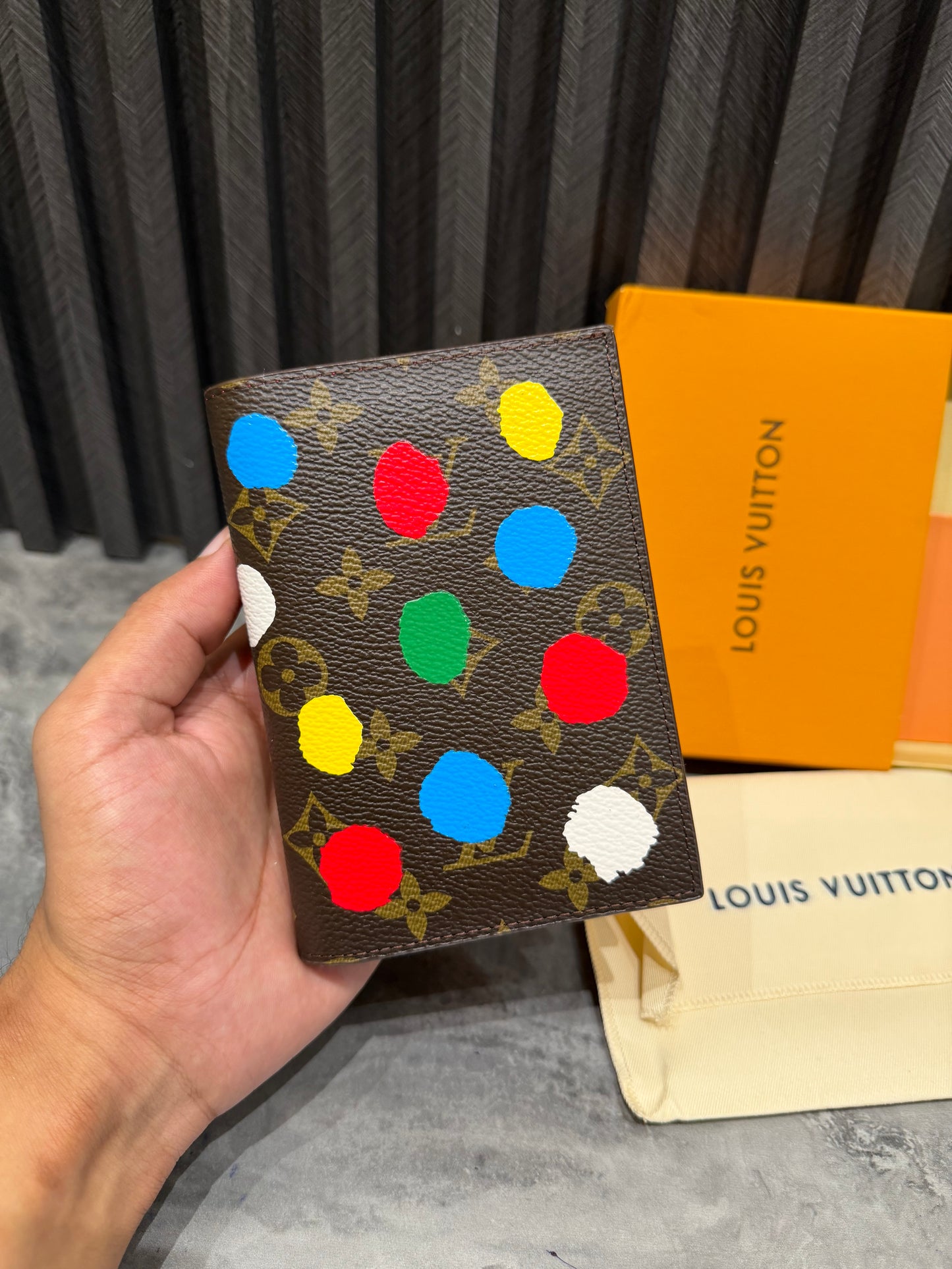LV WALLET 1.1 GRADE