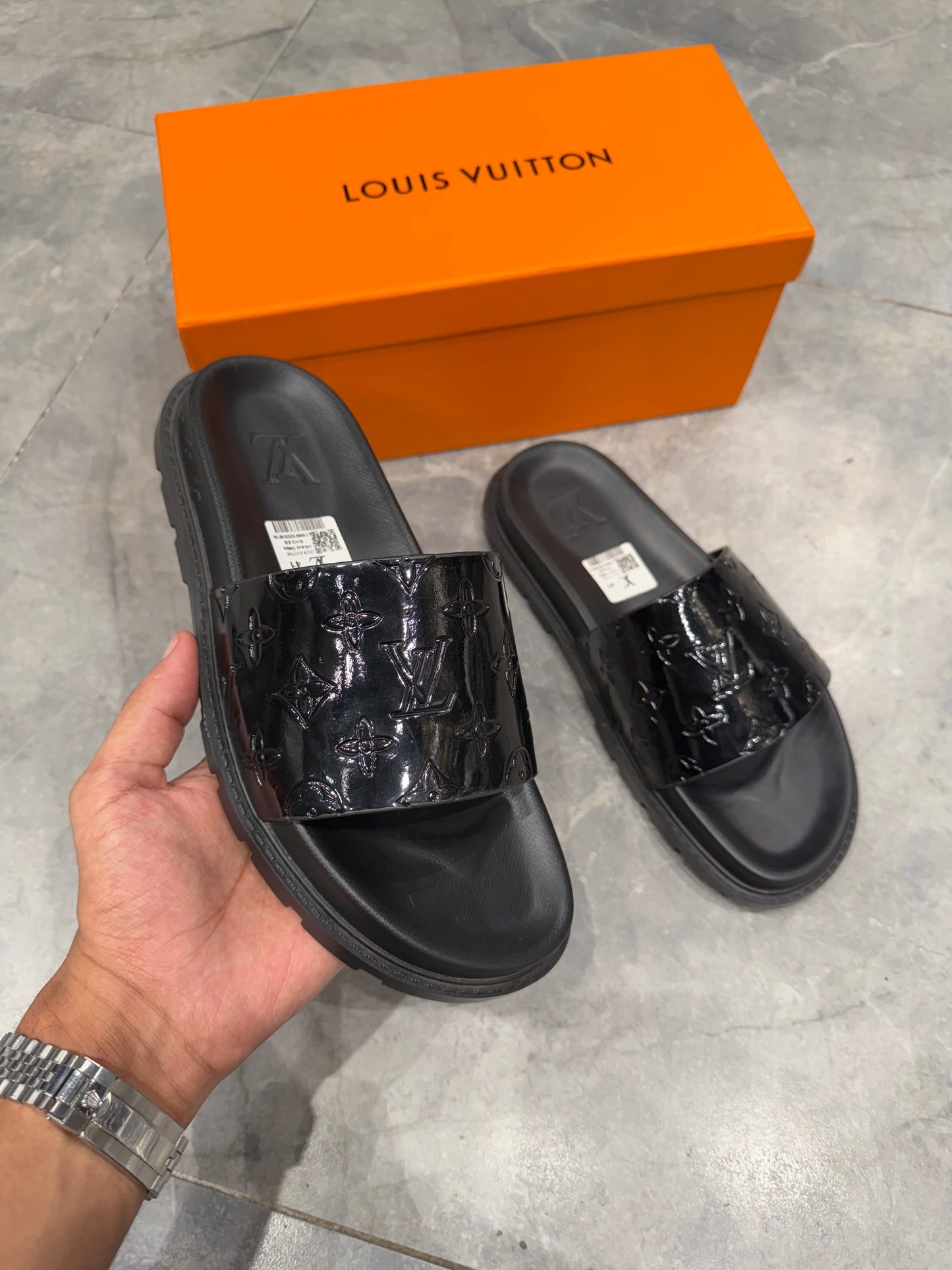 LV HIGH GRADE SLIPPER