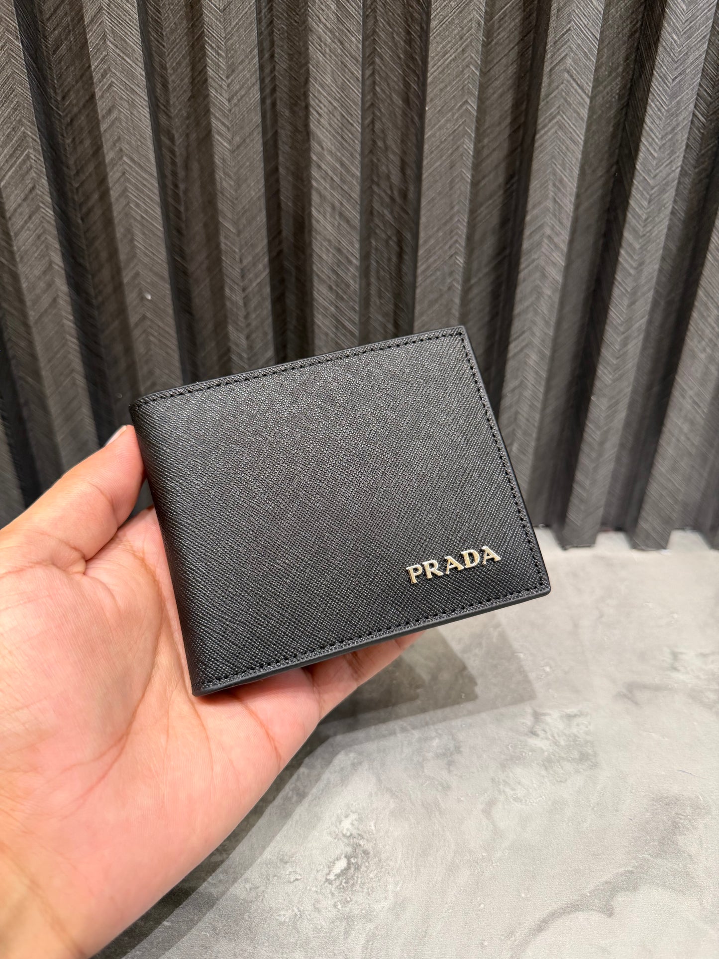 PRADA WALLET 1.1 GRADE