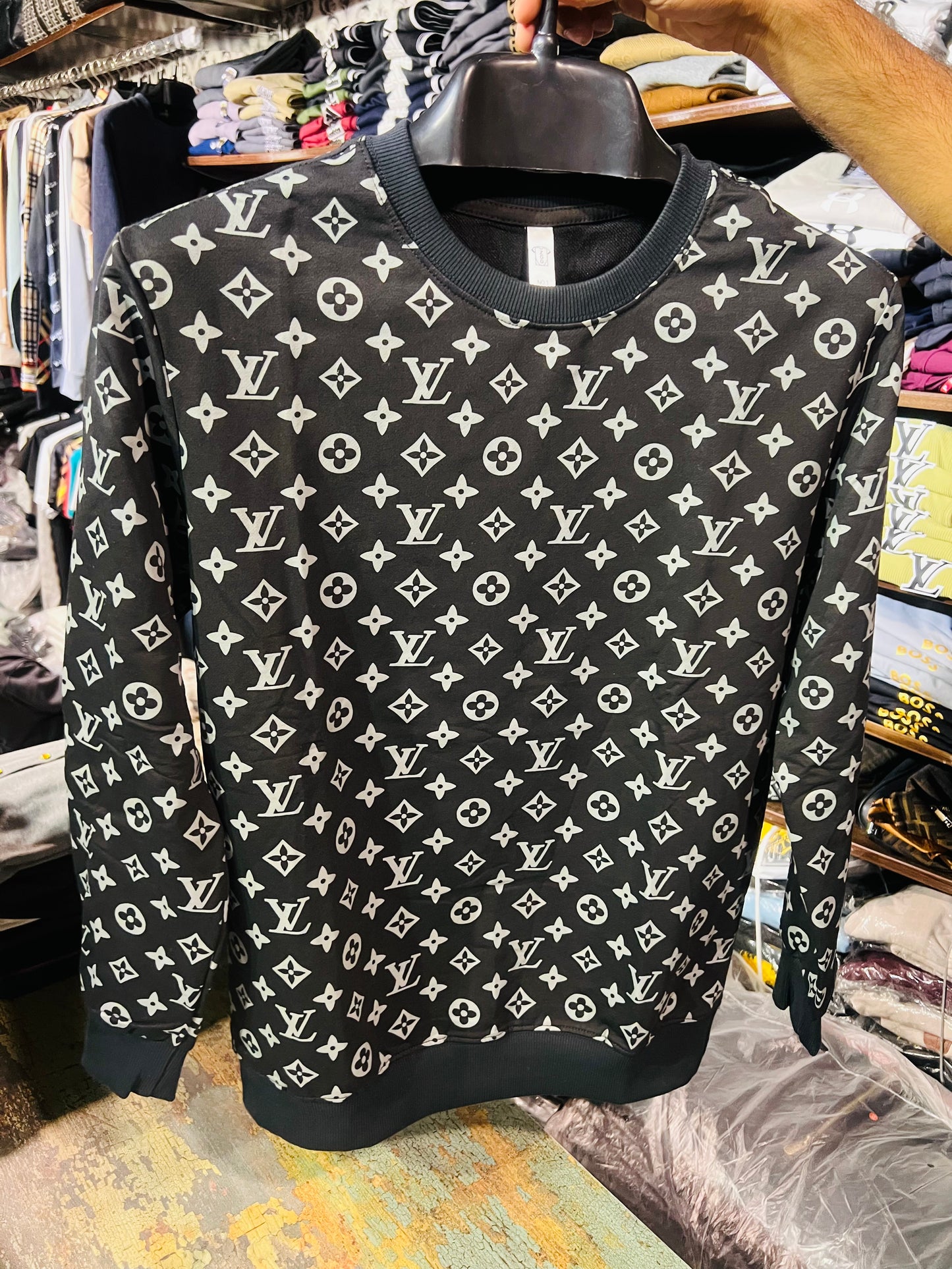 LV SWEATSHIRT