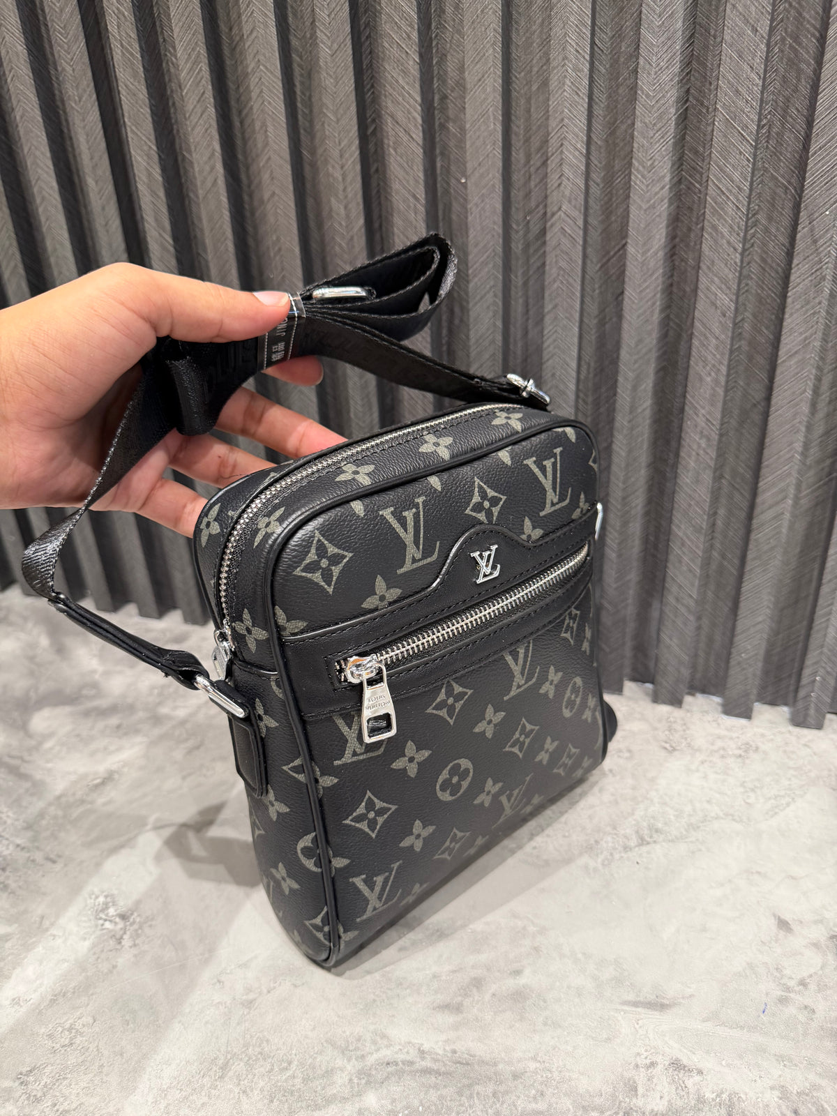LV BAG