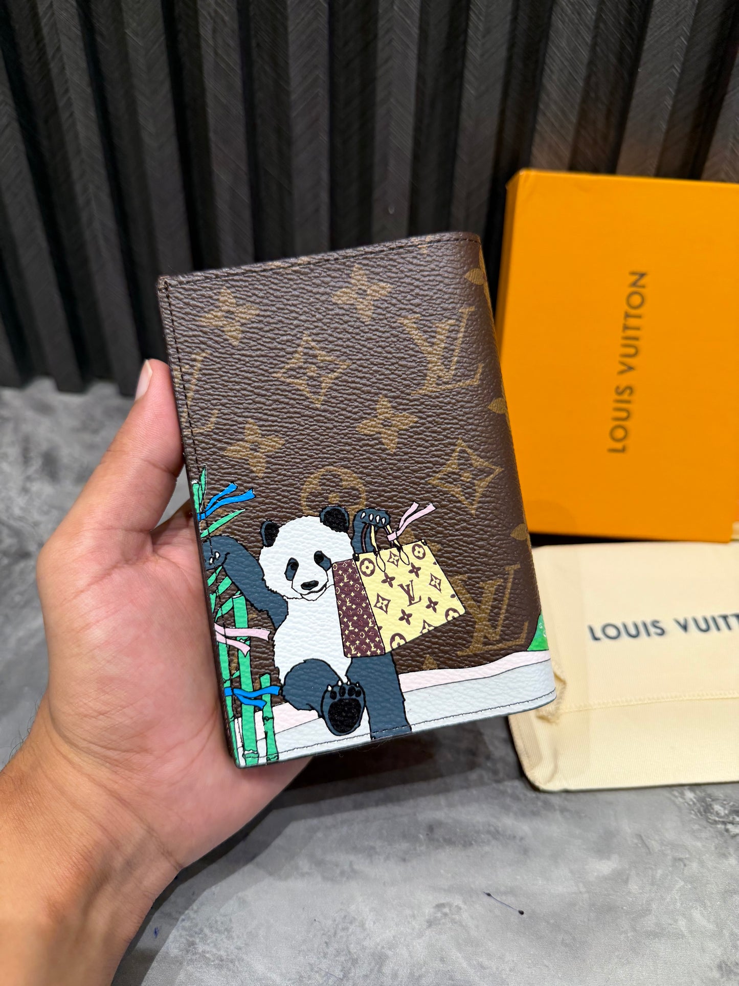 LV WALLET 1.1 GRADE