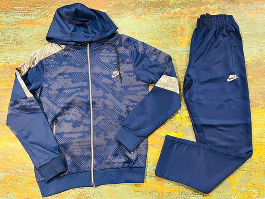 NIKE TRACKSUIT