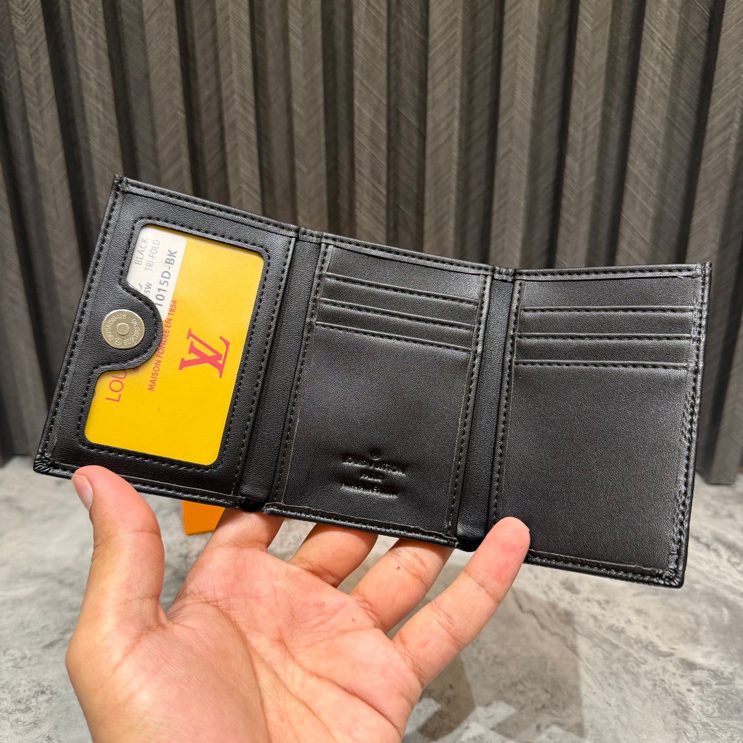 LV WALLET