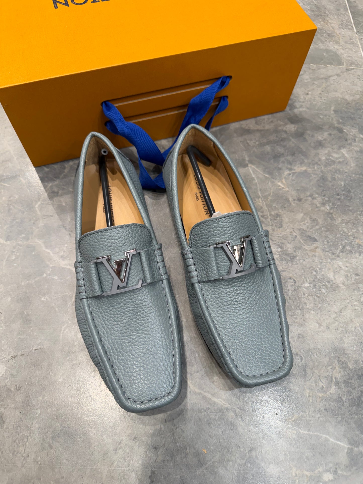 LV SHOES