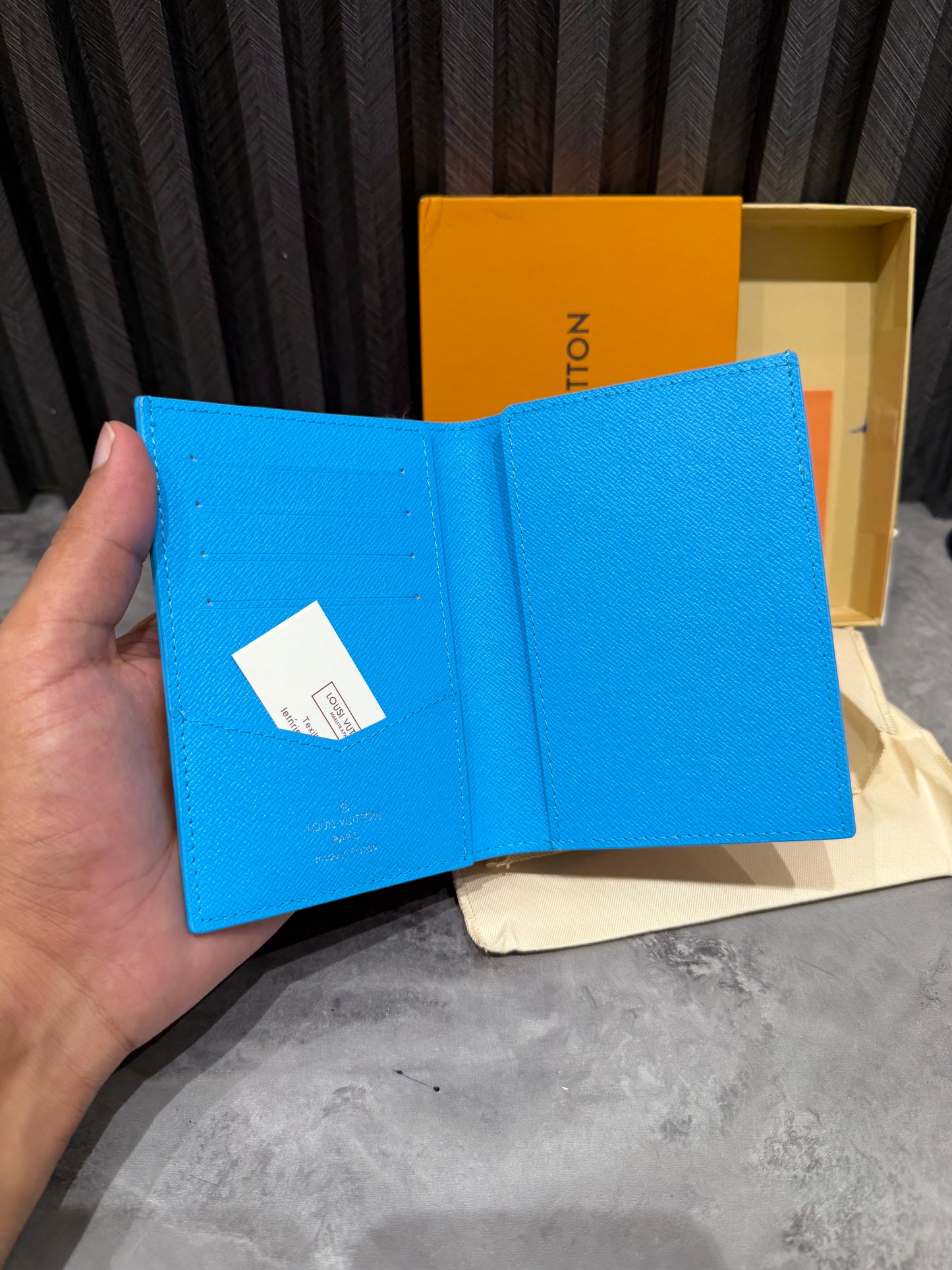 LV WALLET 1.1 GRADE
