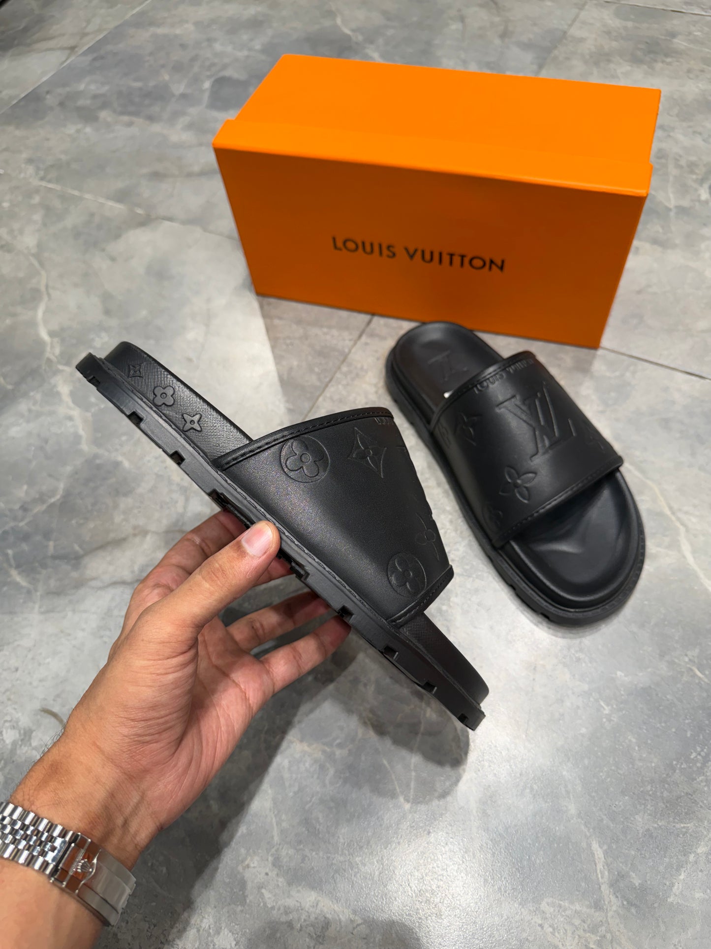 LV HIGH GRADE SLIPPER