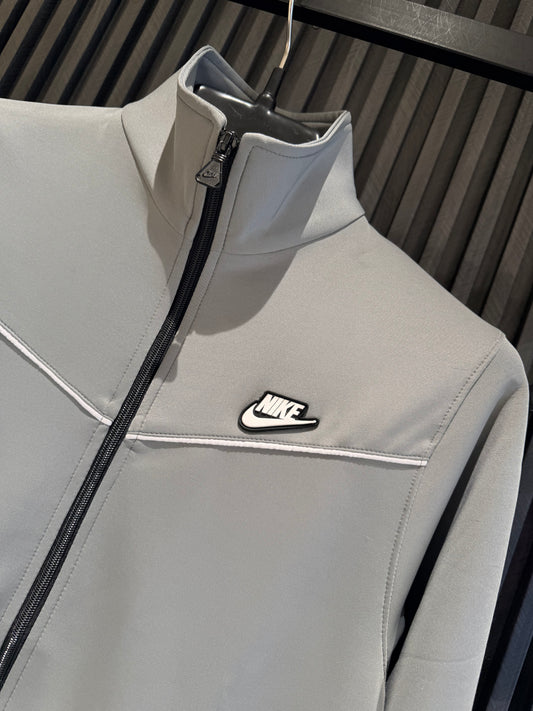 NIKE TRACKSUIT