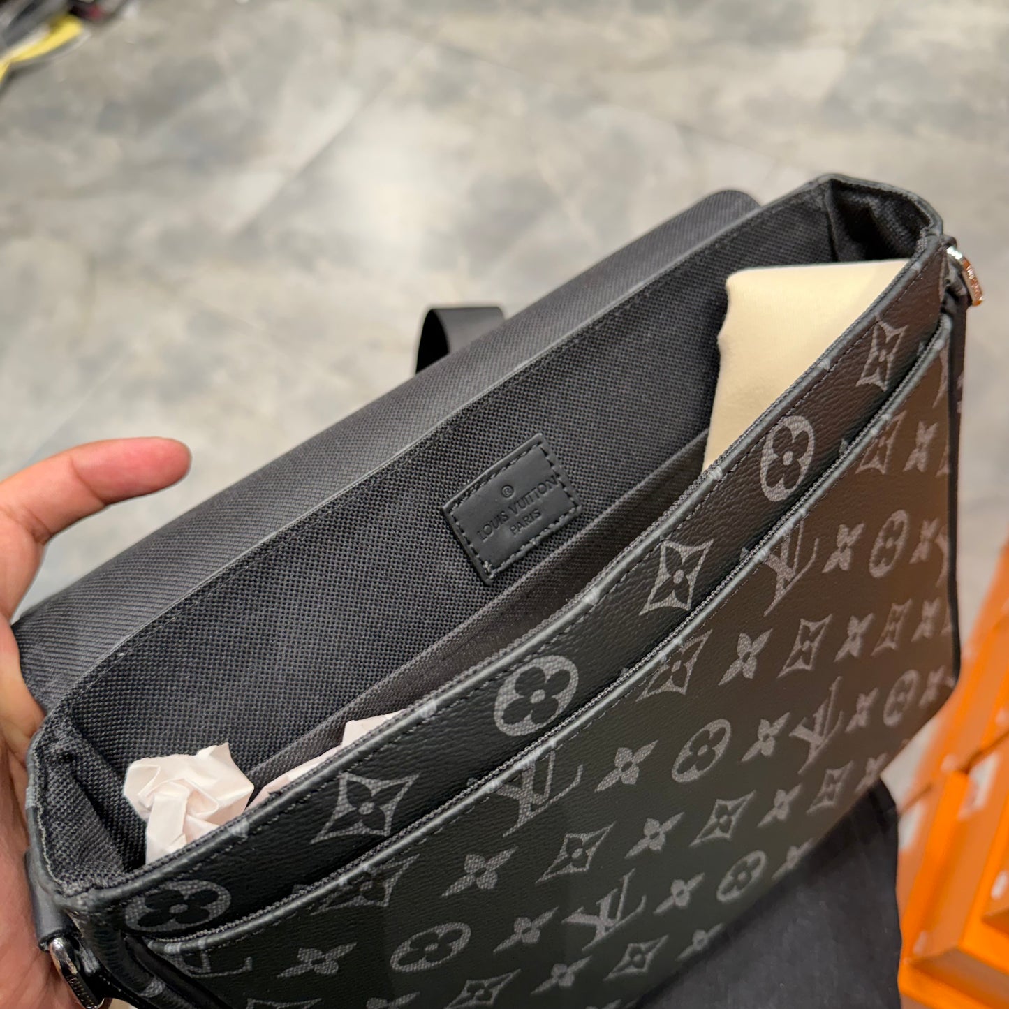 LV SIDE BAG