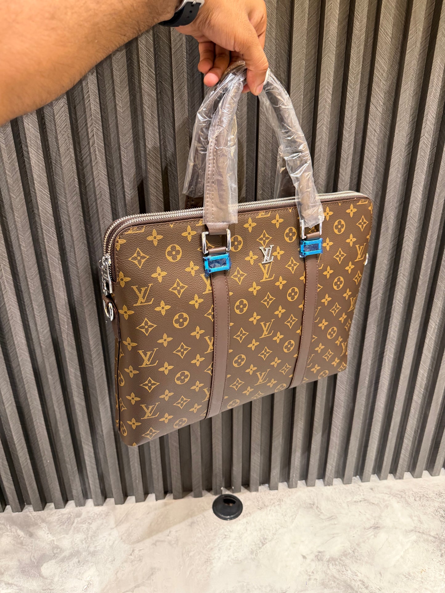 LV LAPTOP BAG