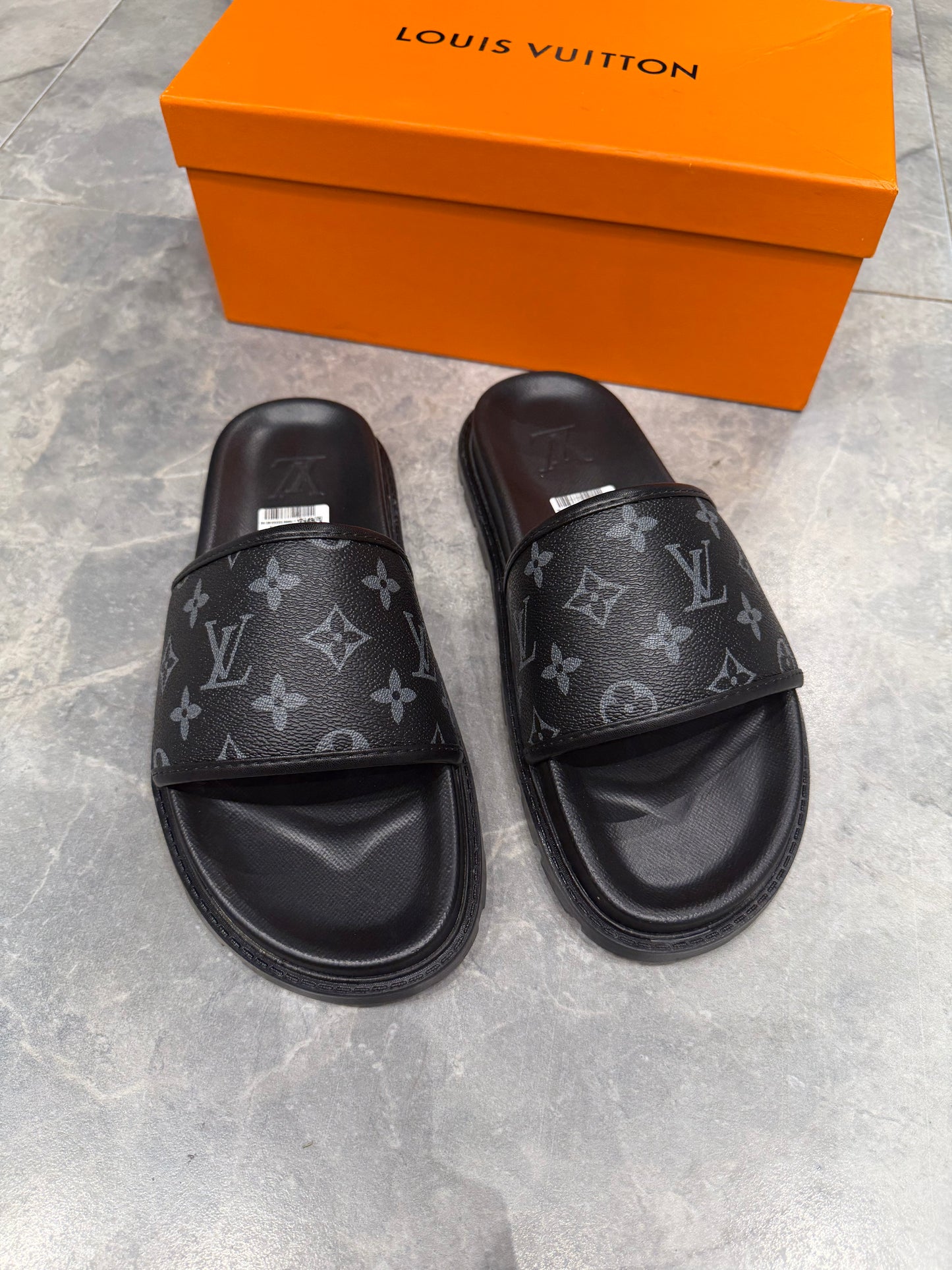 LV HIGH GRADE SLIPPER