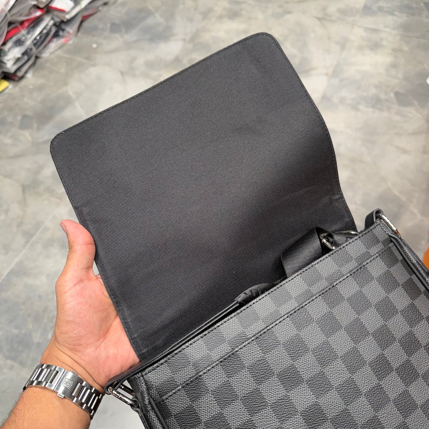 LV SIDE BAG
