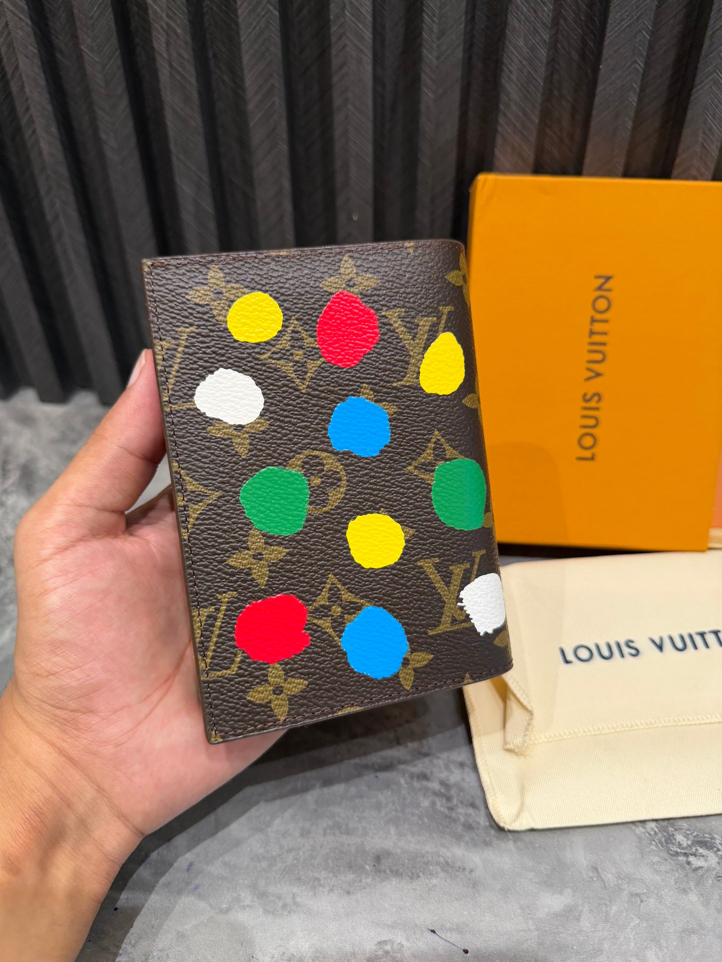 LV WALLET 1.1 GRADE