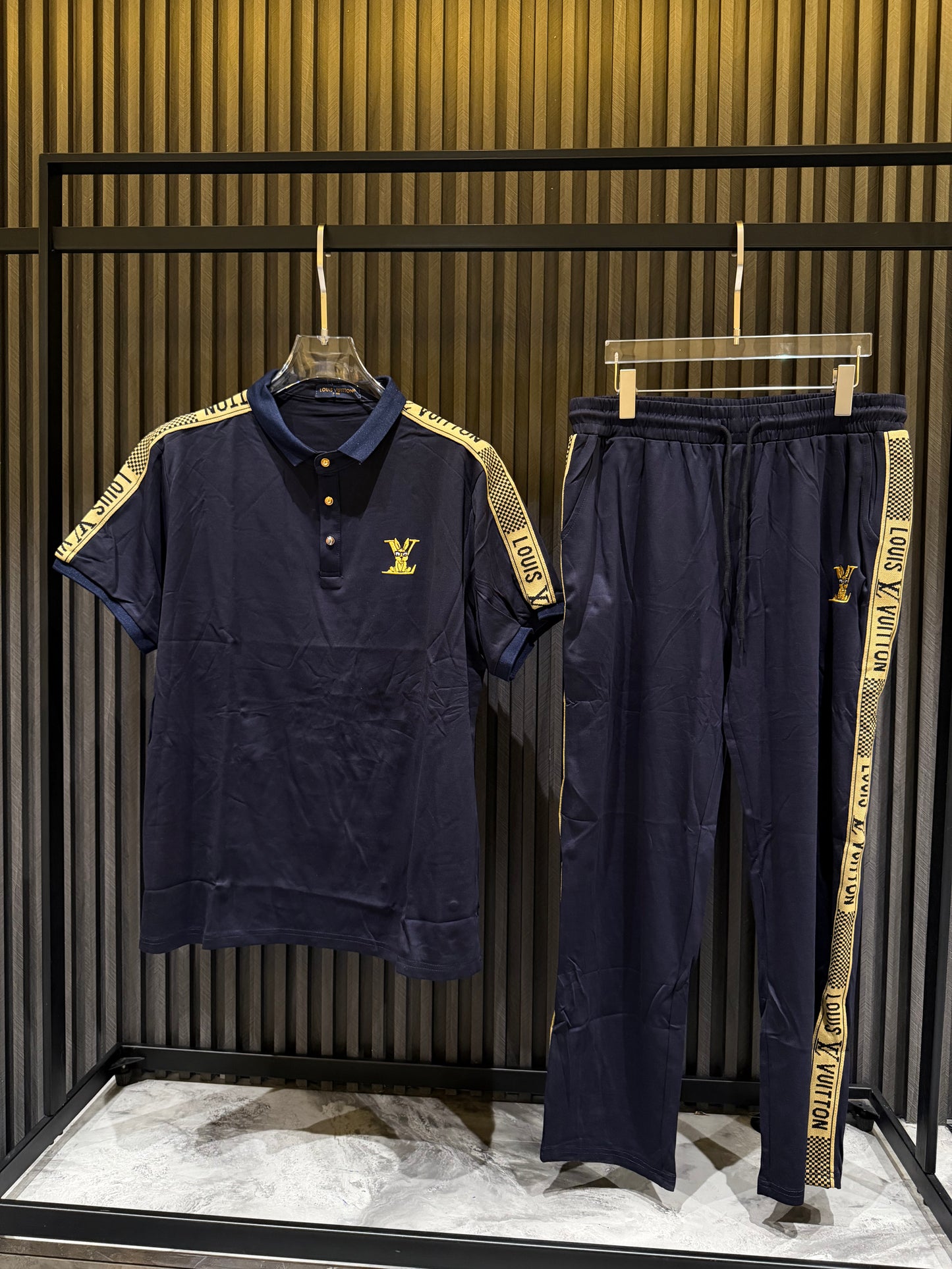LV SUMMER SUIT