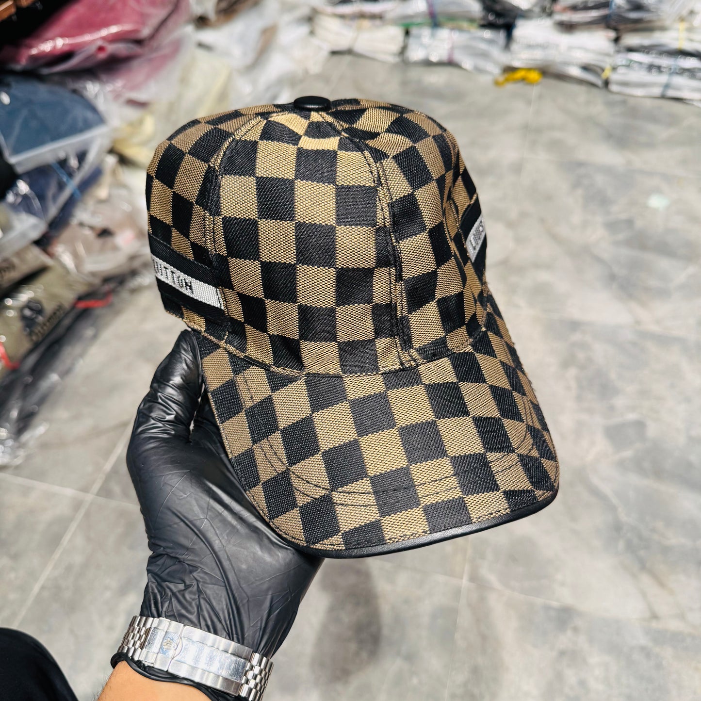 LV CAP