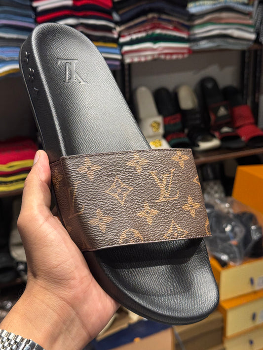 LV SLIPPER