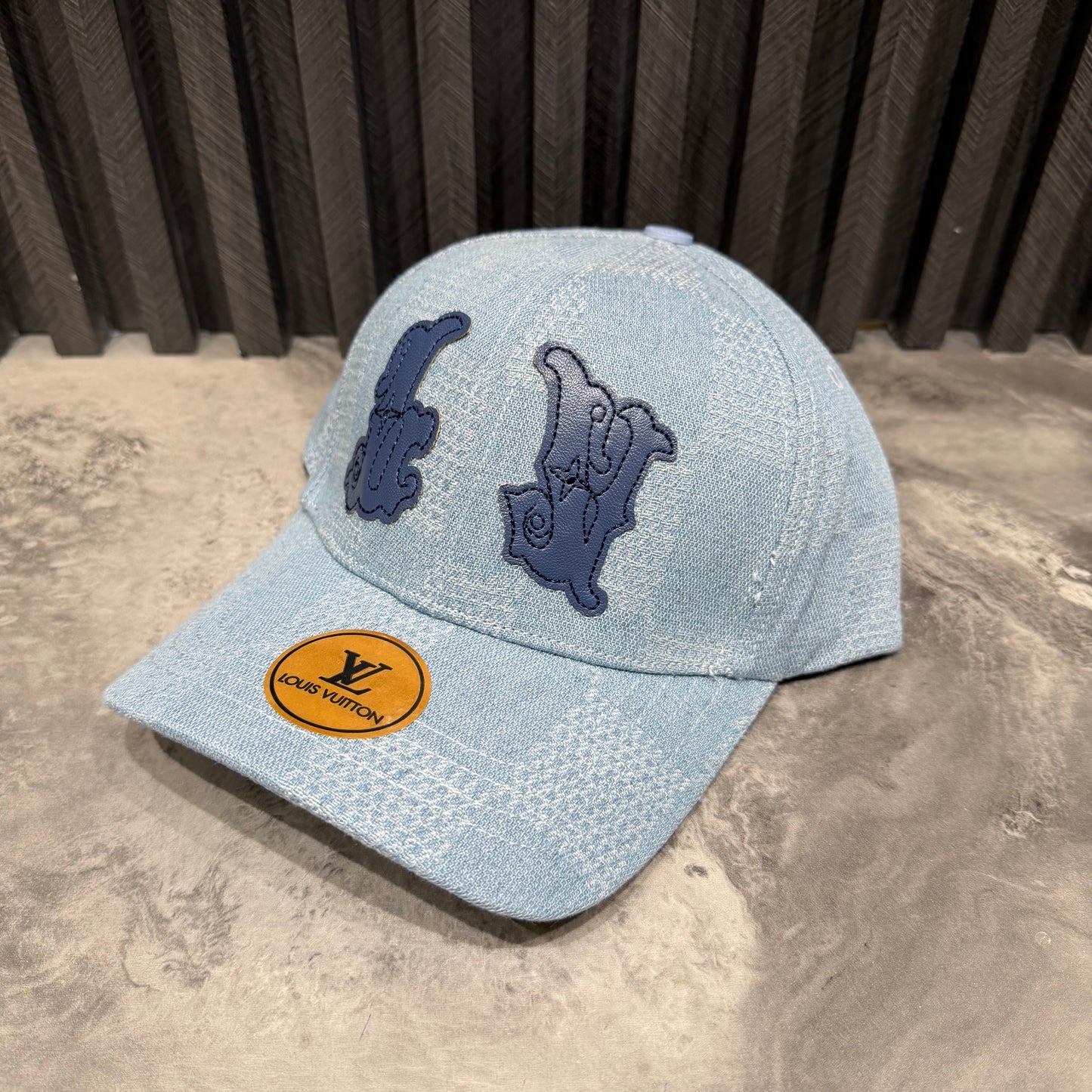 LV CAP