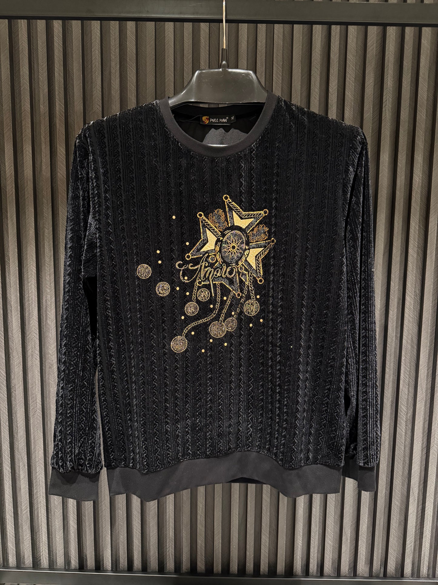 SWEATSHIRT