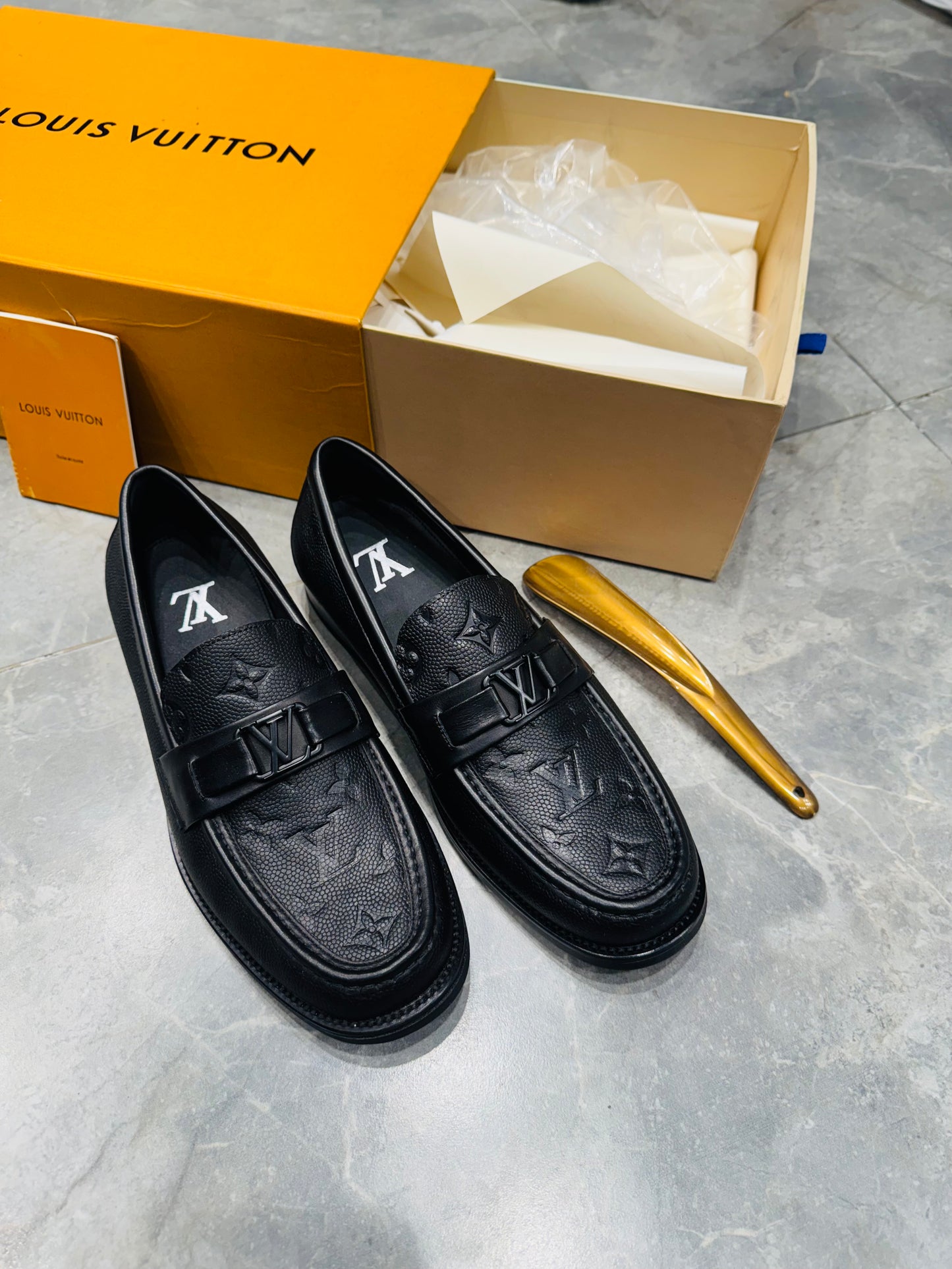 LV SHOES