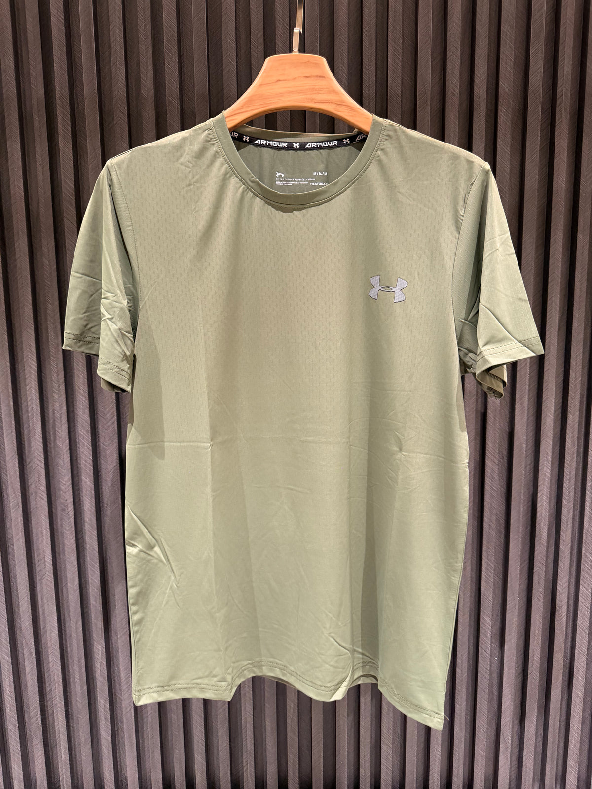 UNDER ARMOUR Gym Wear T-Shirts