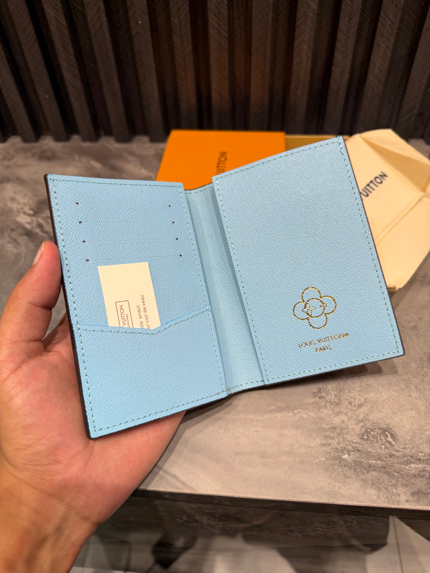 LV WALLET 1.1 GRADE