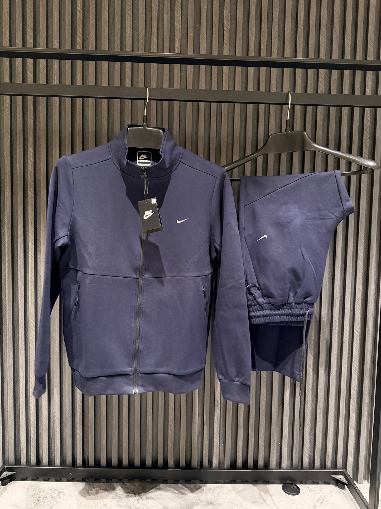 NIKE TRACKSUIT