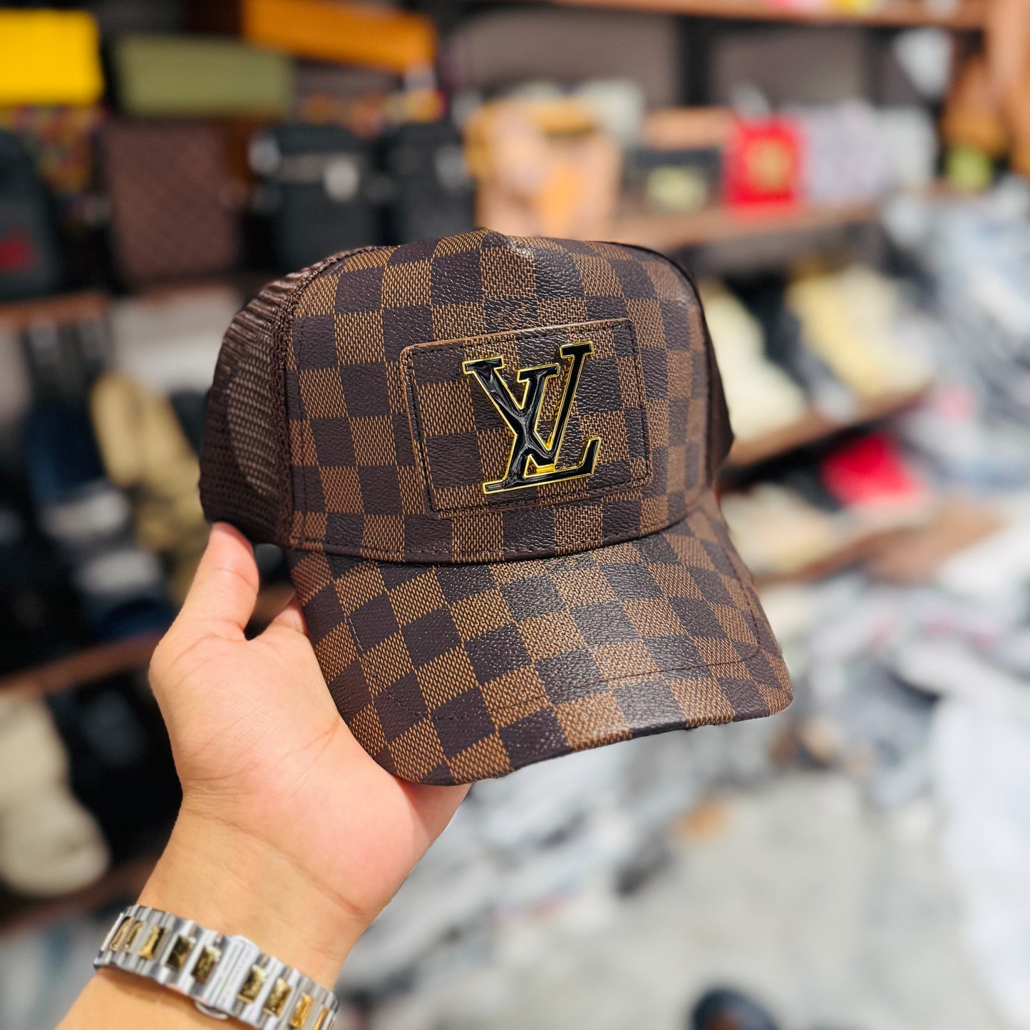 LV CAP