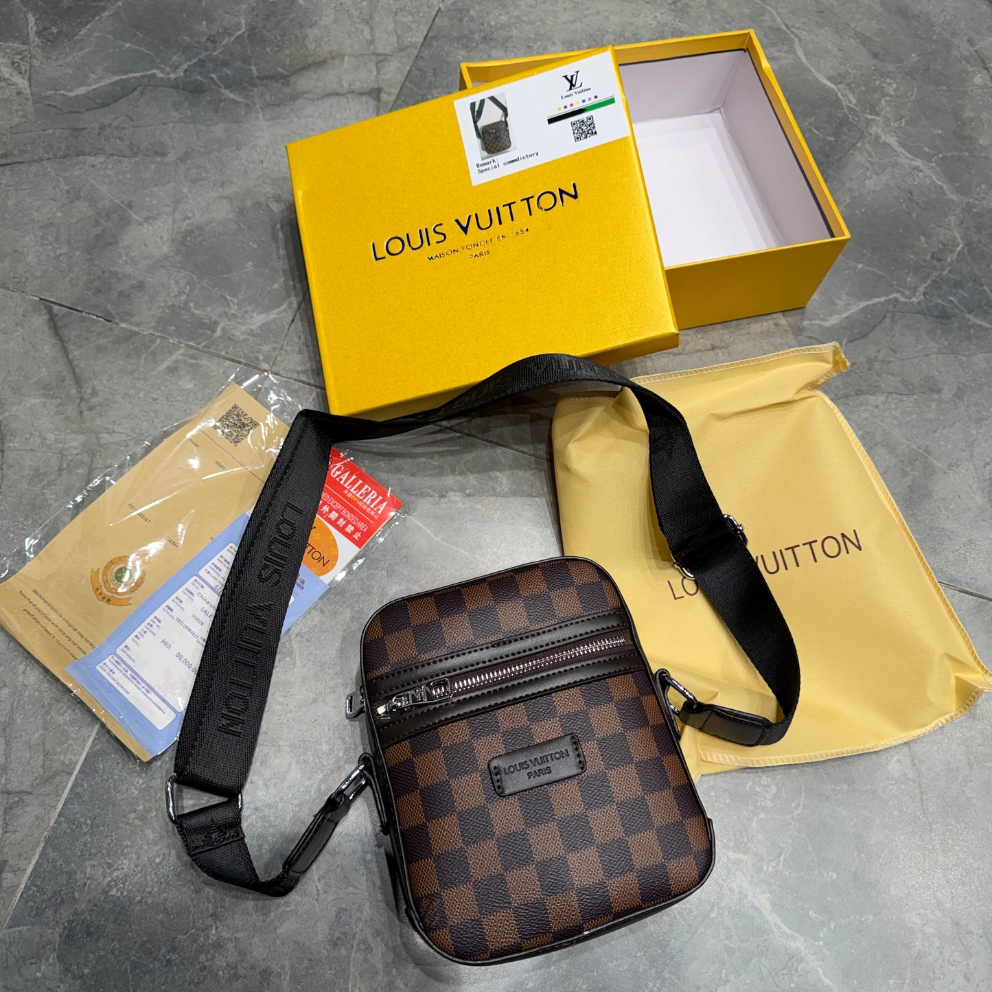 LV SIDE BAG
