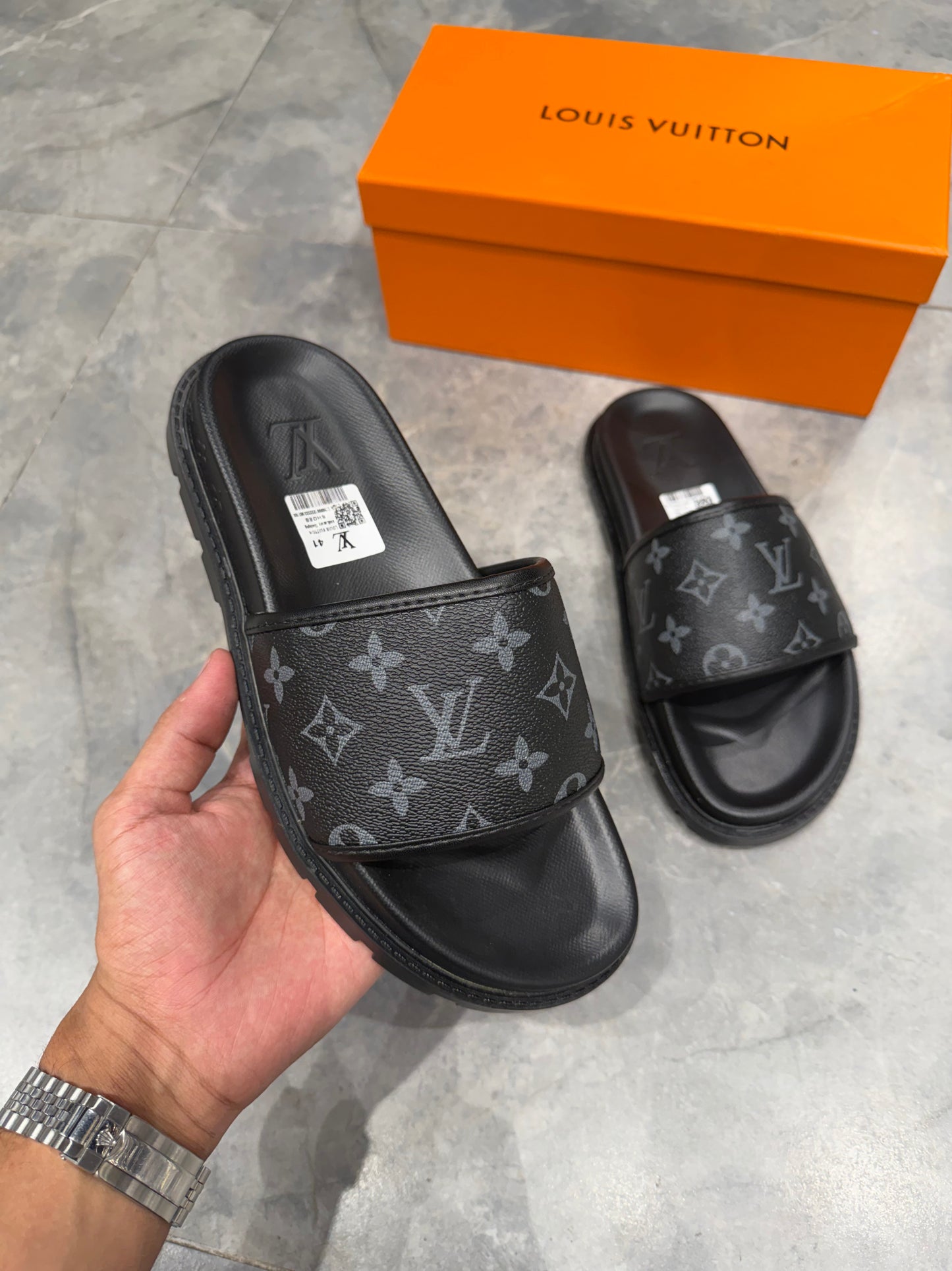 LV HIGH GRADE SLIPPER