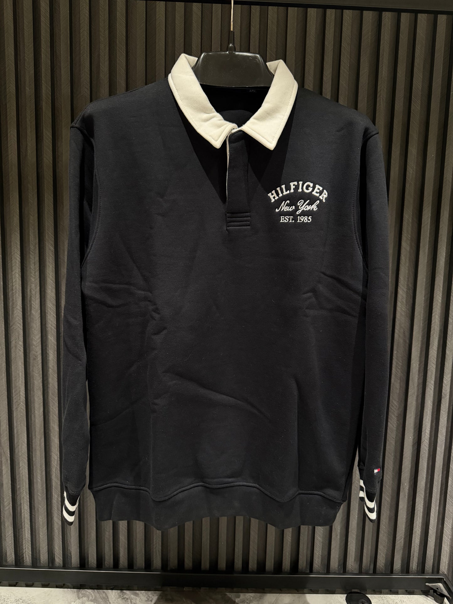 TOMMY SWEATSHIRT