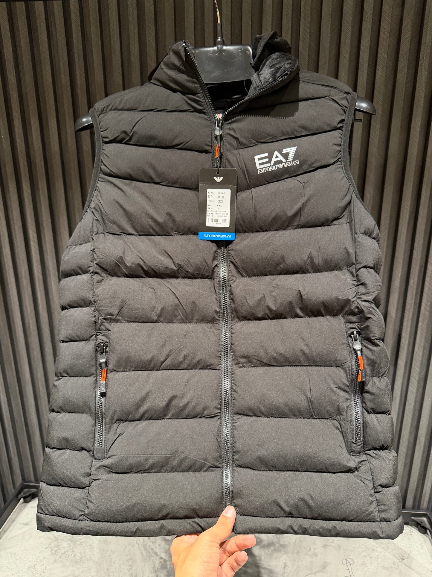 ARMANI SLEEVLESS JACKET
