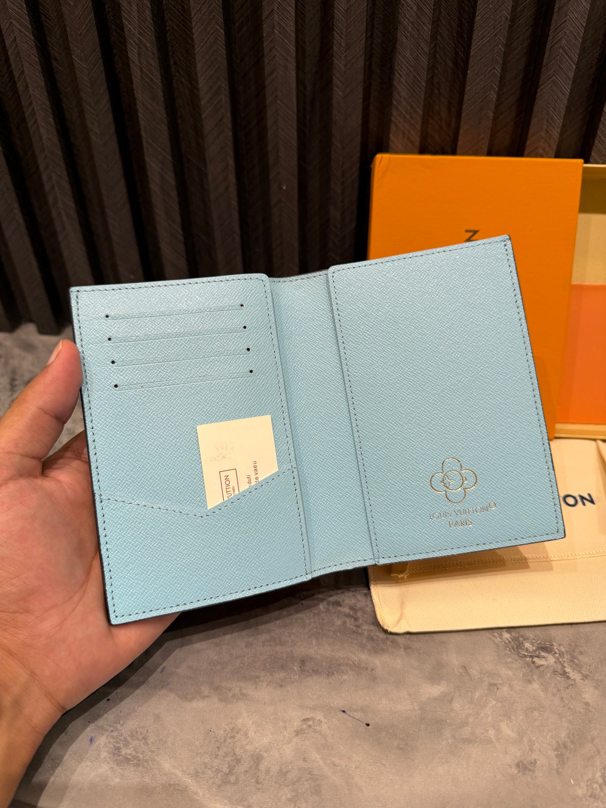 LV WALLET 1.1 GRADE