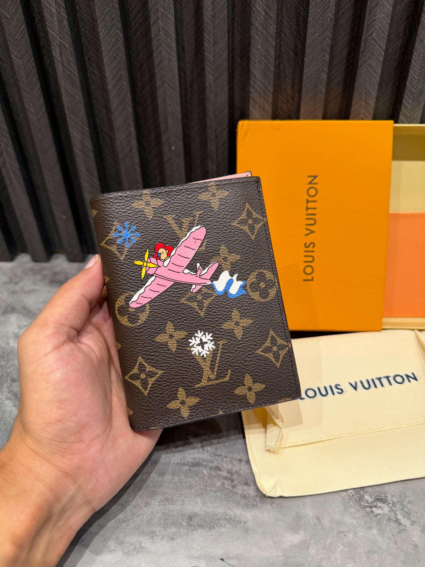 LV WALLET 1.1 GRADE