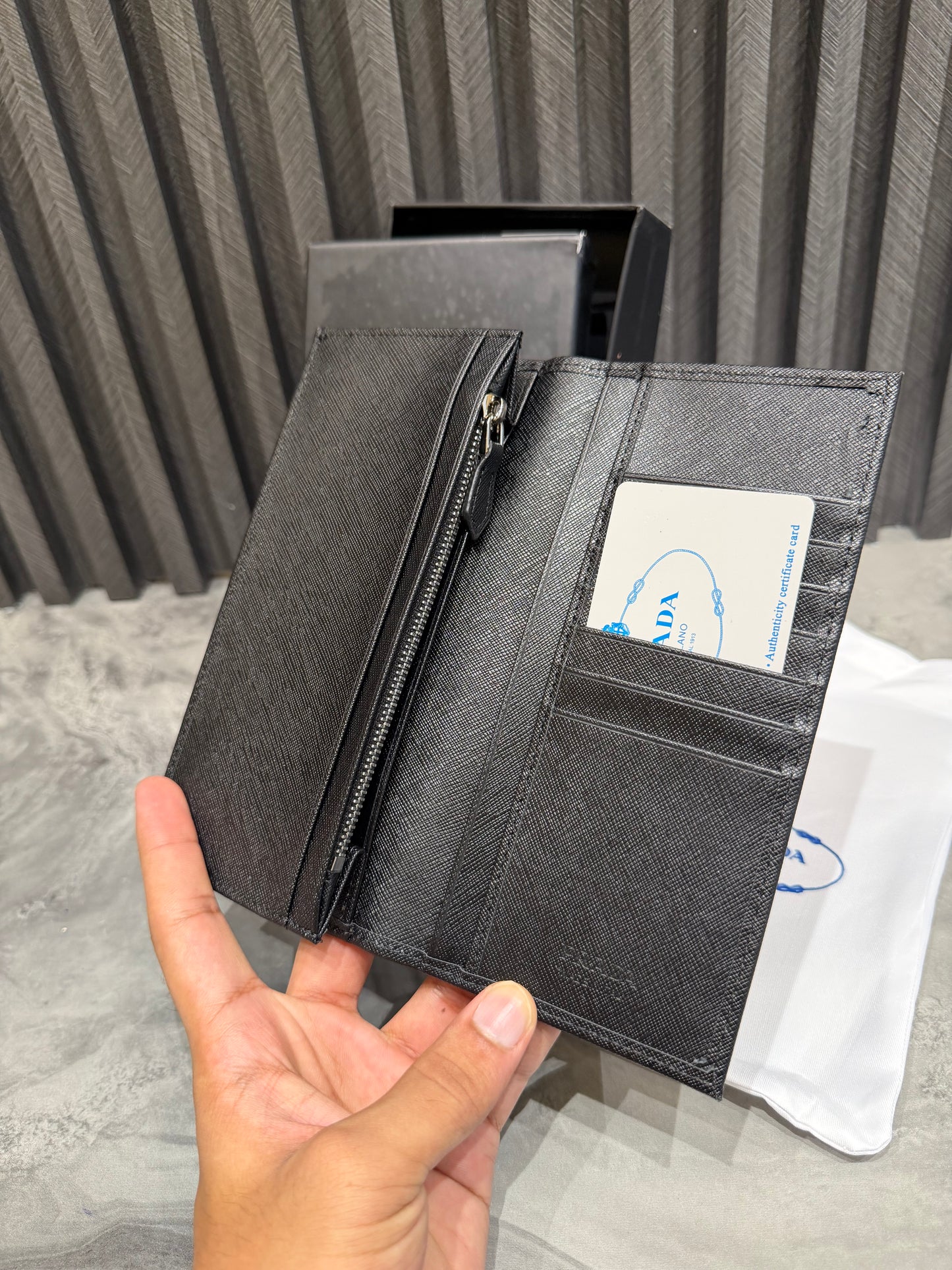 PRADA LONG WALLET 1.1 GRADE