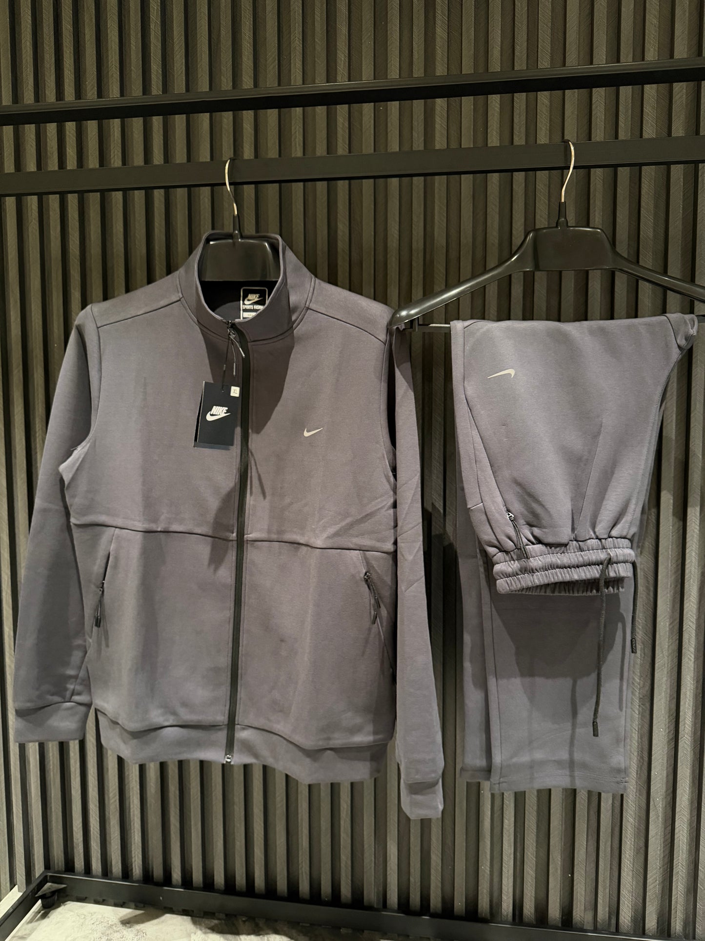 NIKE TRACKSUIT
