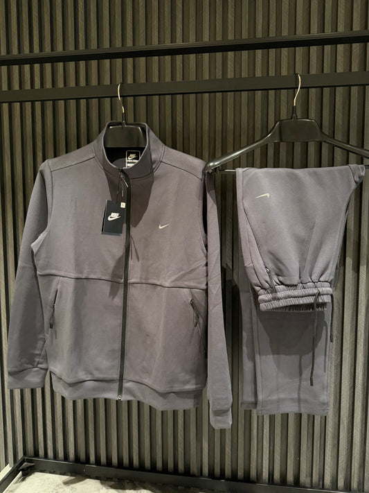 NIKE TRACKSUIT