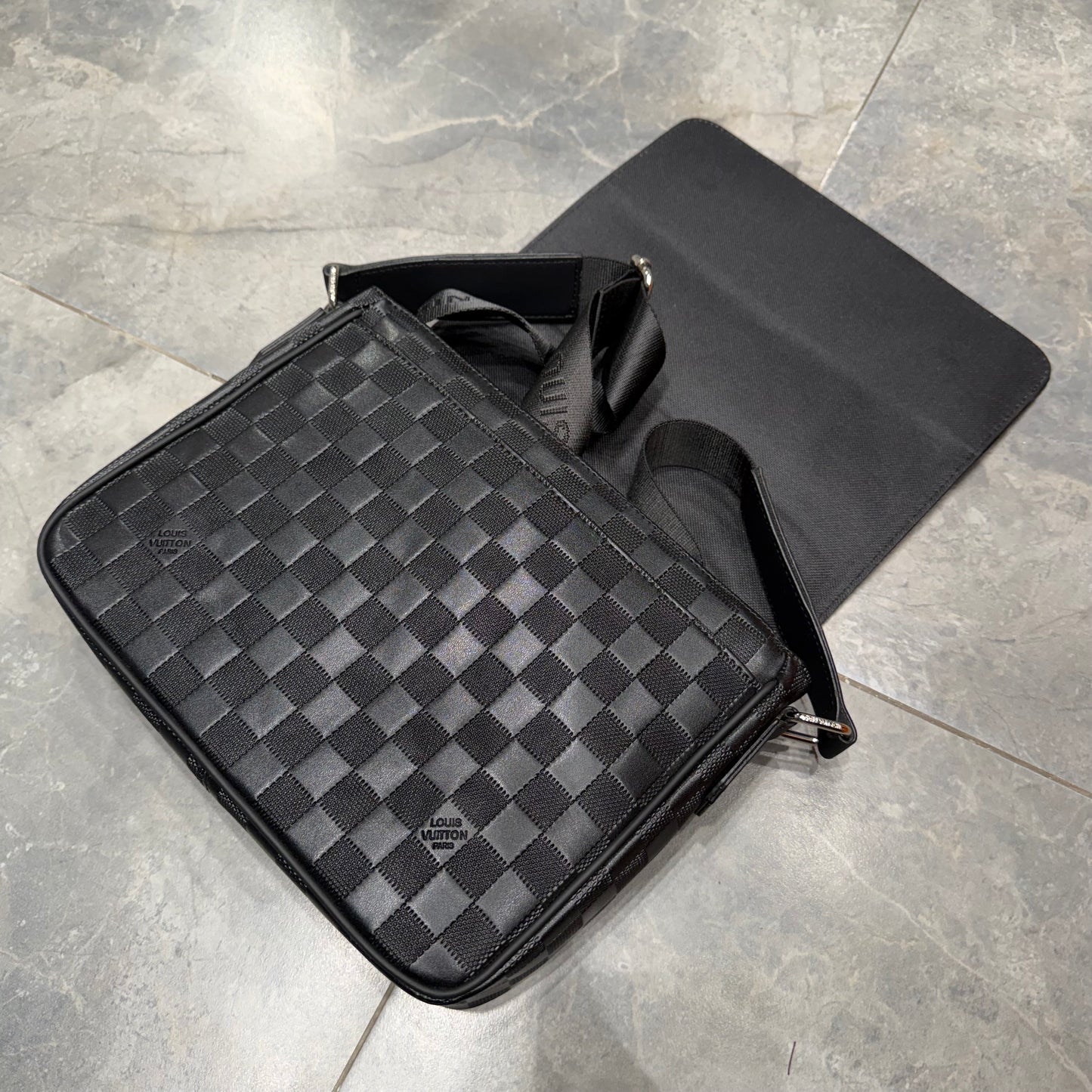 LV SIDE BAG