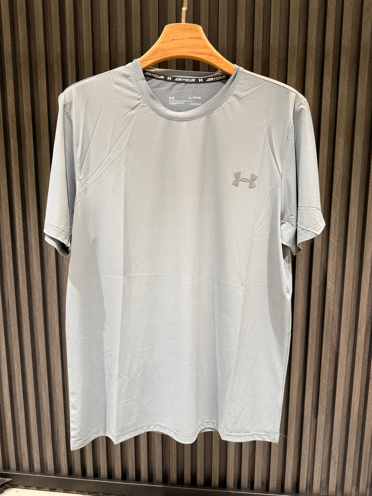UNDER ARMOUR Gym Wear T-Shirts