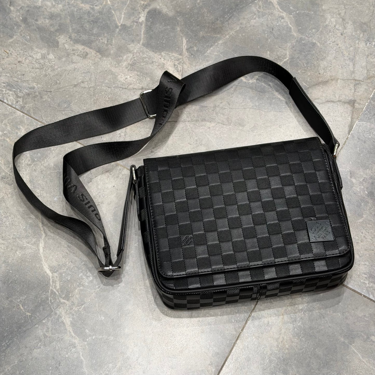 LV SIDE BAG