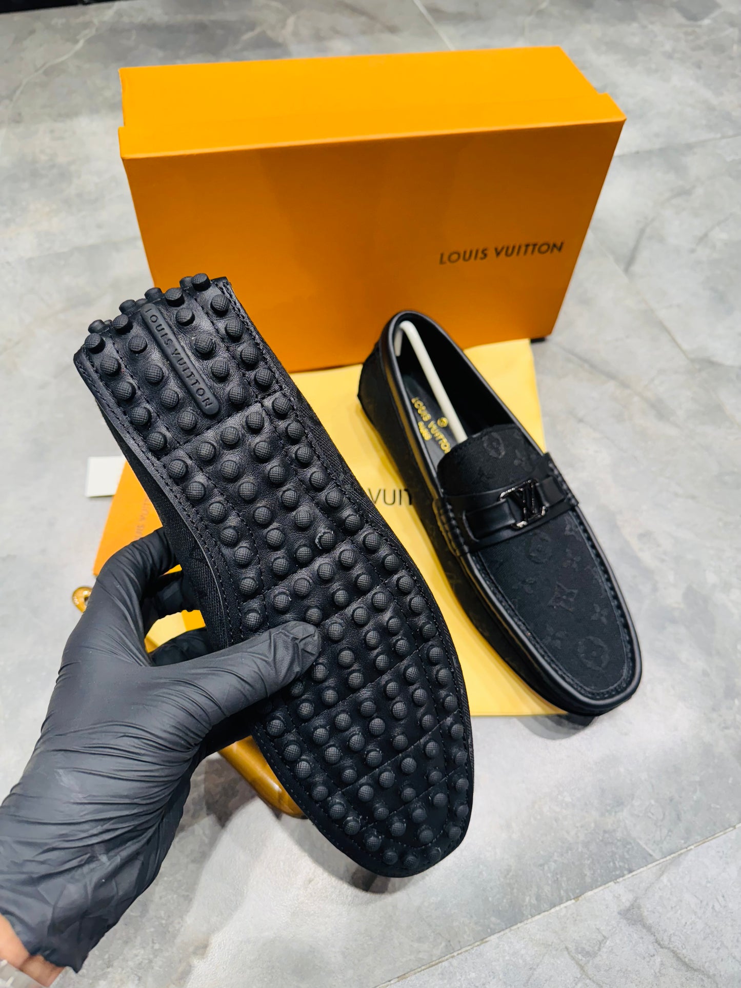 LV SHOES