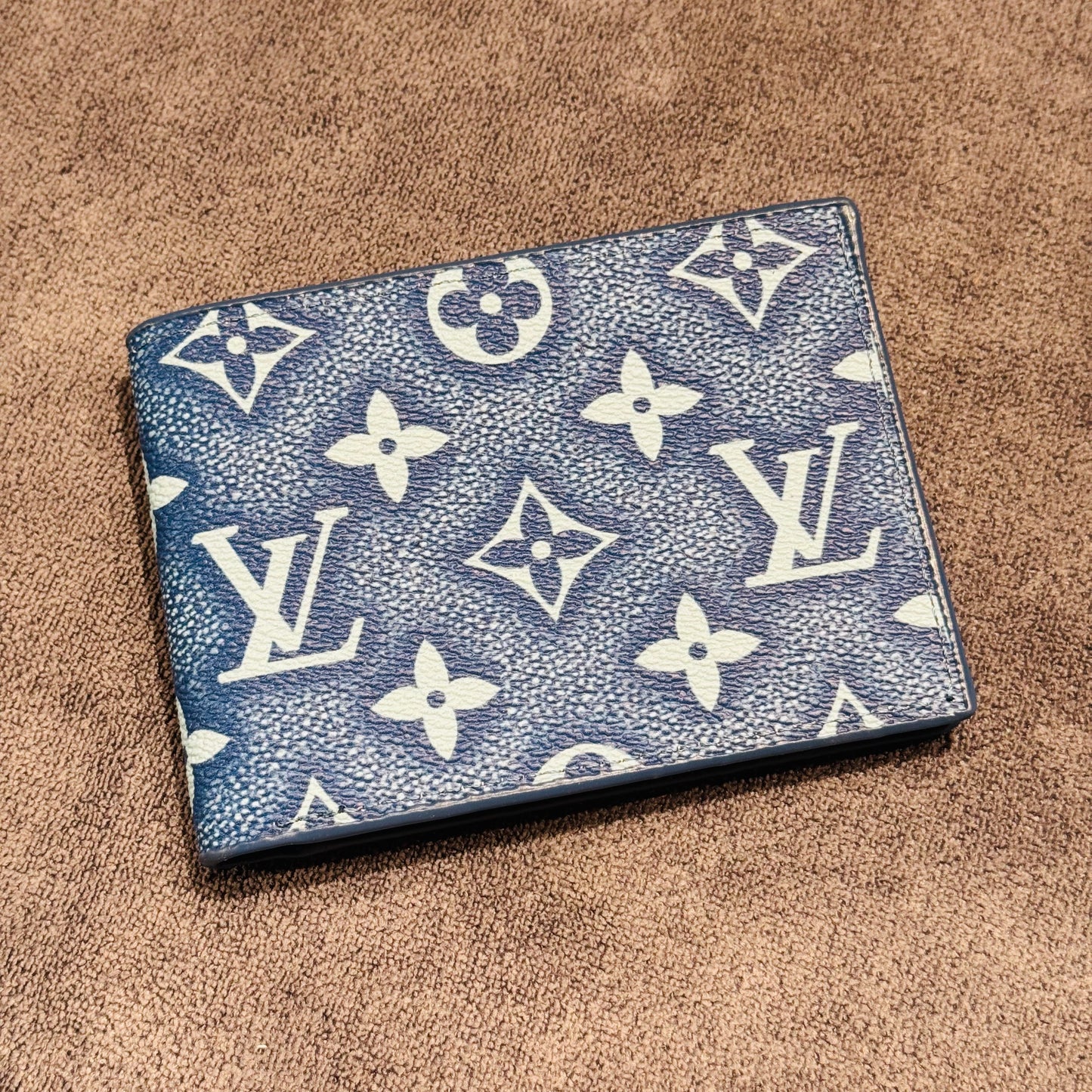LV WALLET