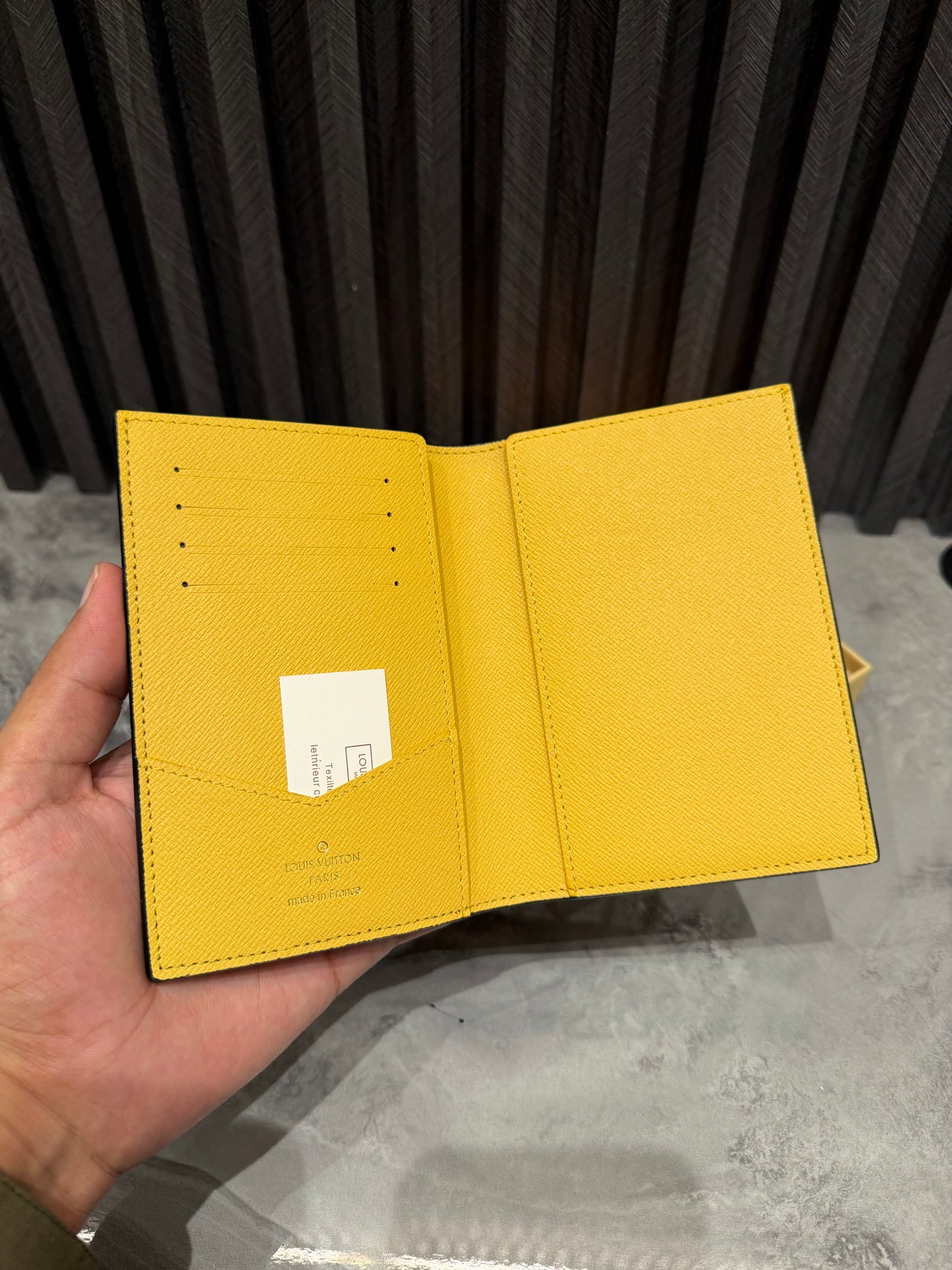 LV WALLET 1.1 GRADE