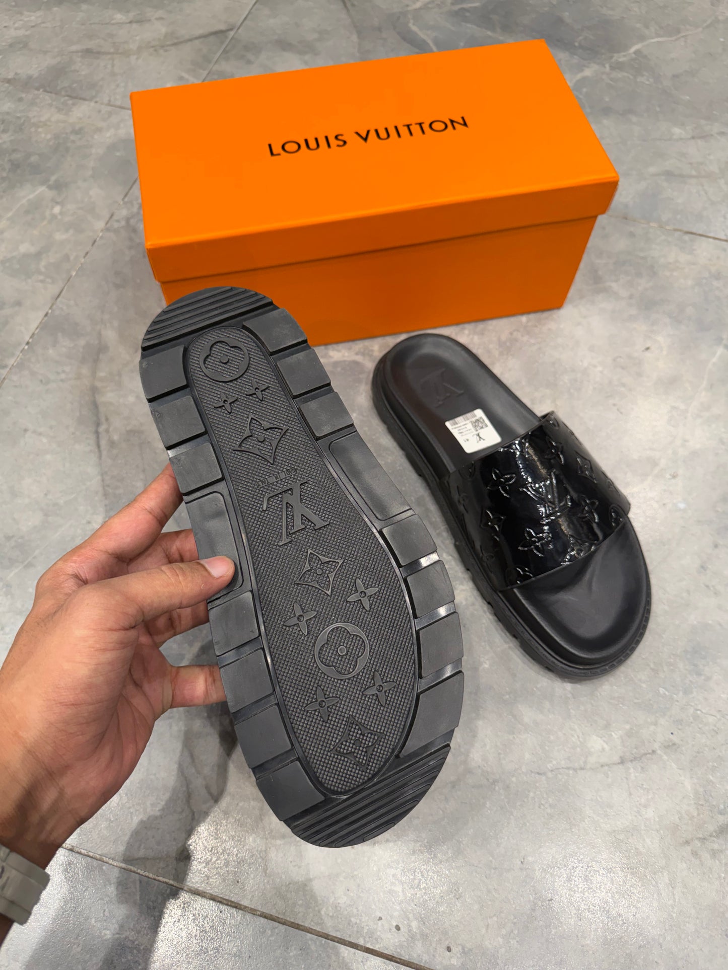 LV HIGH GRADE SLIPPER