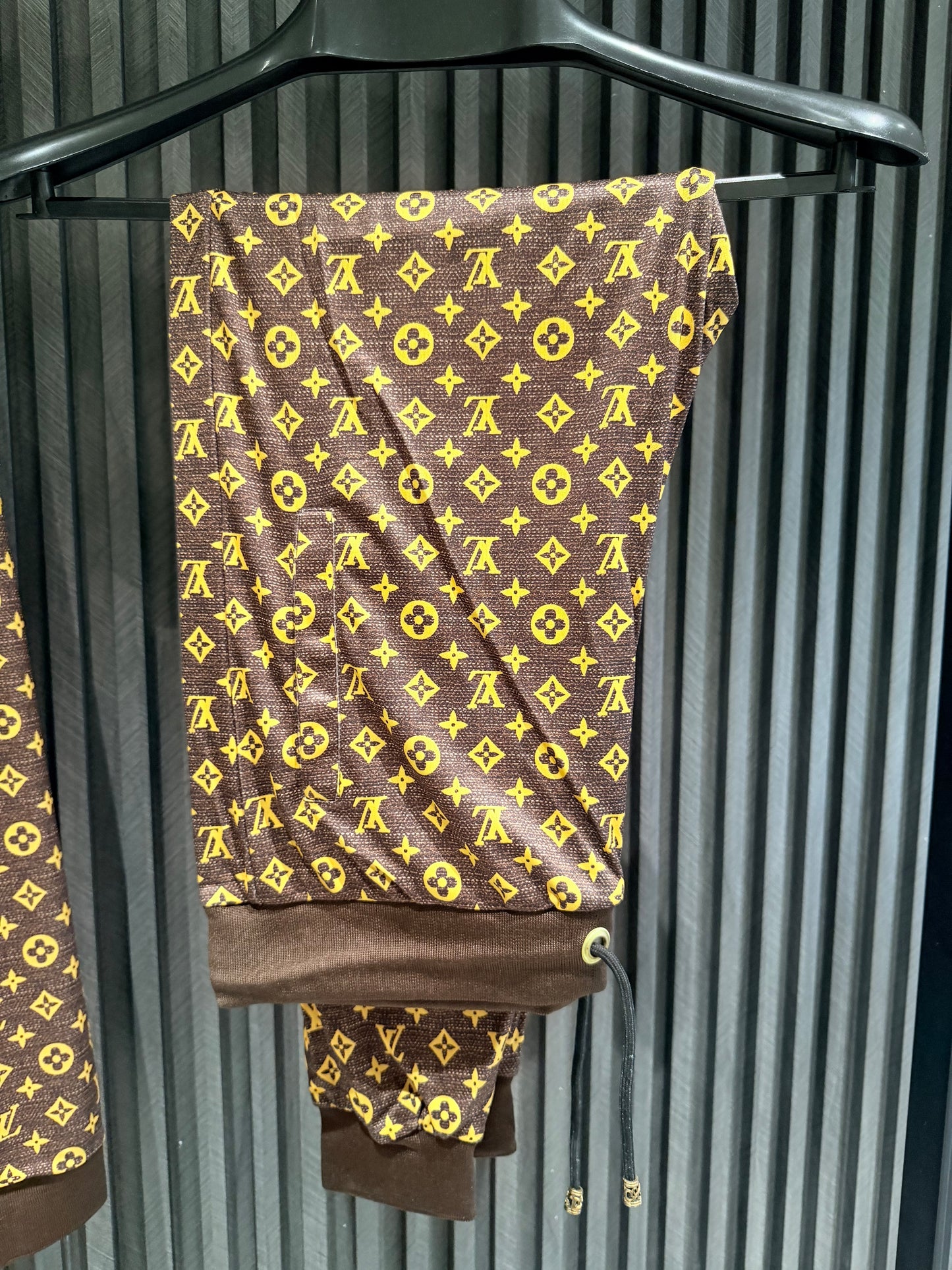 LV TRACKSUIT