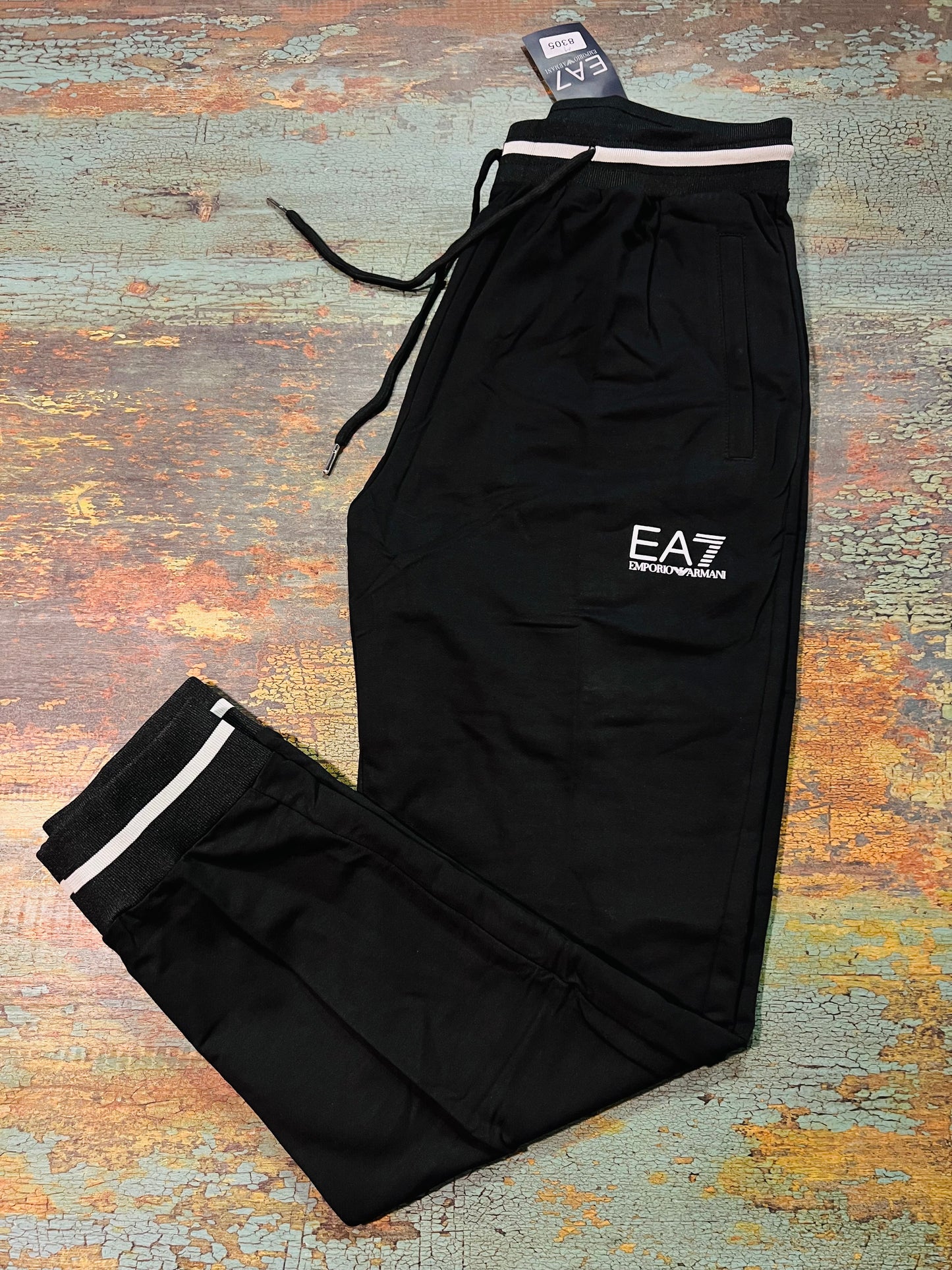 EA7 BLACK 28