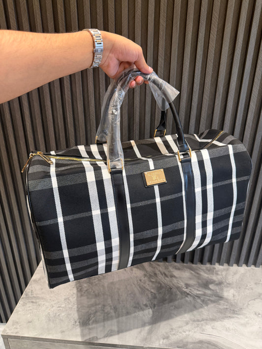 BURBERRY LUGGAGE BAG